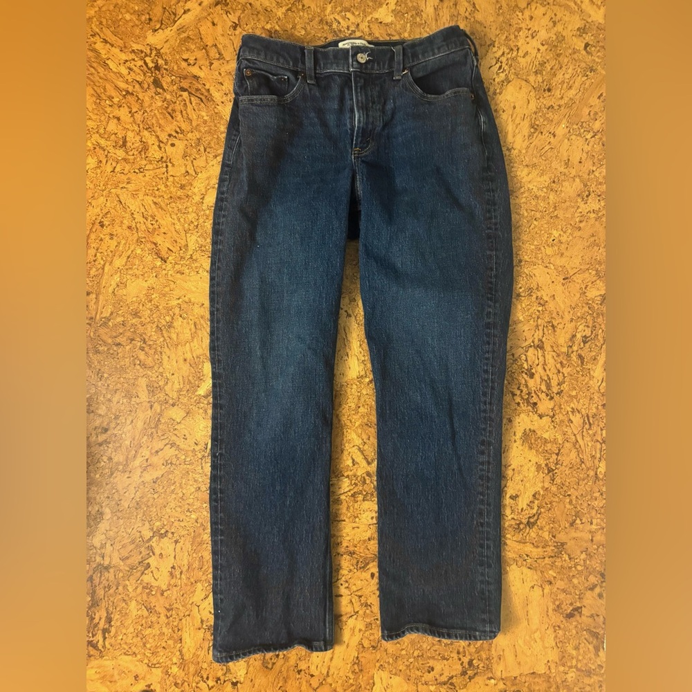 Abercrombie & Fitch 90s Straight Mid Rise 29 Short - Picture 2 of 3